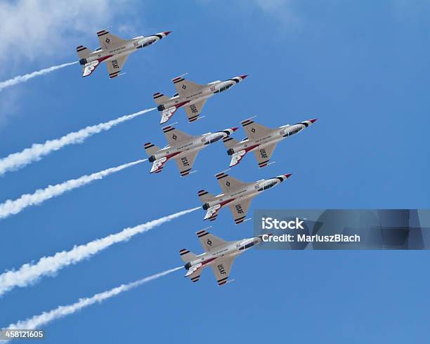 미 공군 소속 공예비행단 Airshow에 대한 스톡 사진 및 기타 이미지 - Airshow, F-16 파이팅 팰콘, 개념