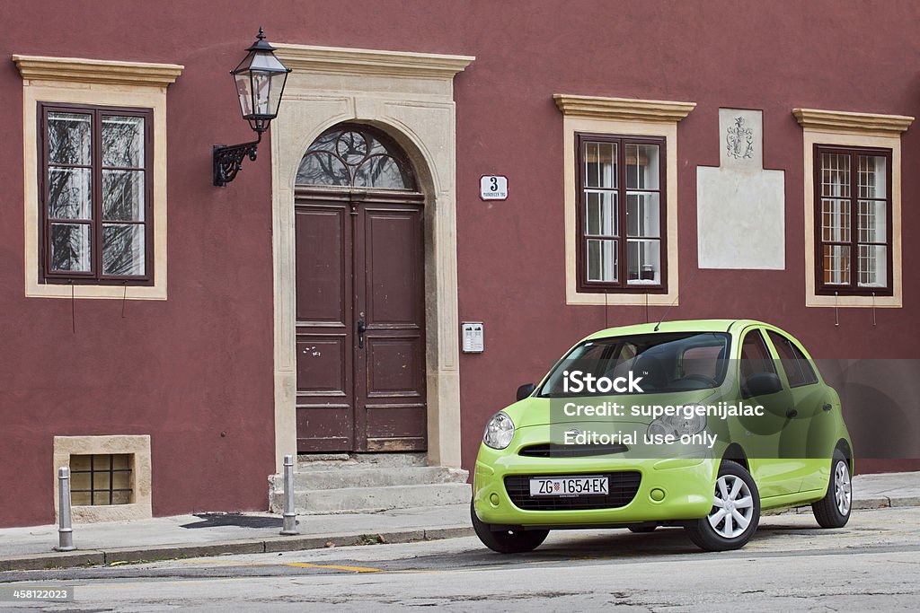 Nissan Micra in Zagreb der Innenstadt - Lizenzfrei Altstadt Stock-Foto