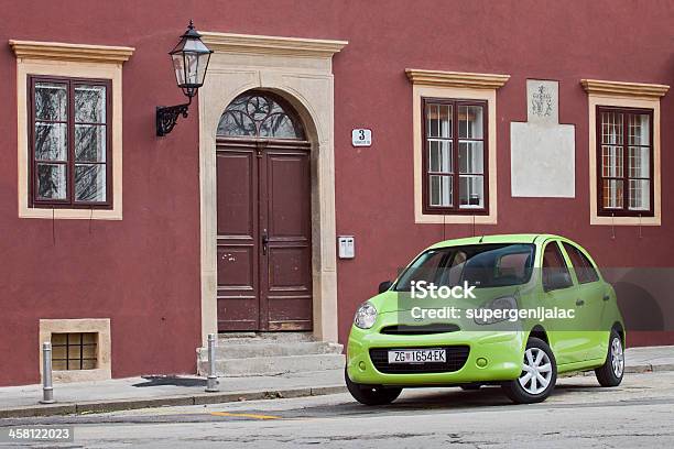 Nissan Micra In Zagreb Der Innenstadt Stockfoto und mehr Bilder von Altstadt - Altstadt, Architektur, Auto