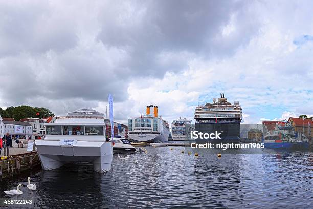 ポートのスタヴァンゲルノルウェーます - エディトリアルのストックフォトや画像を多数ご用意 - エディトリアル, クルーズ船, スタバンゲル