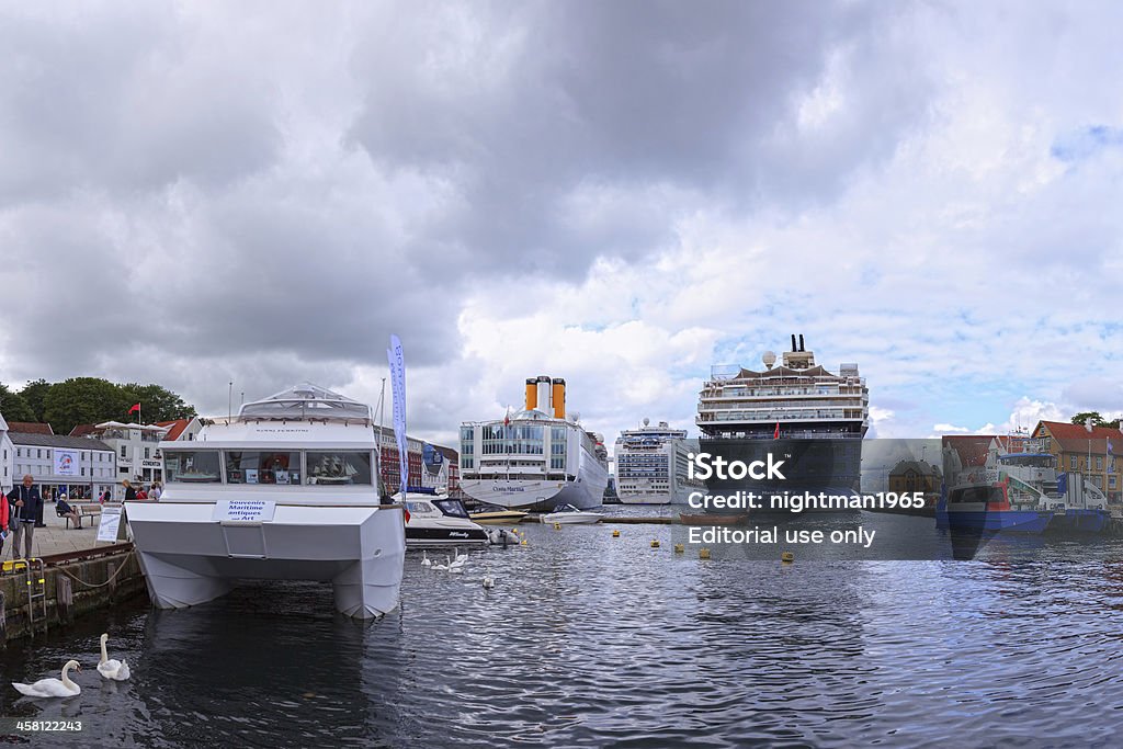 Port Stavanger, Norwegia. - Zbiór zdjęć royalty-free (Architektura)
