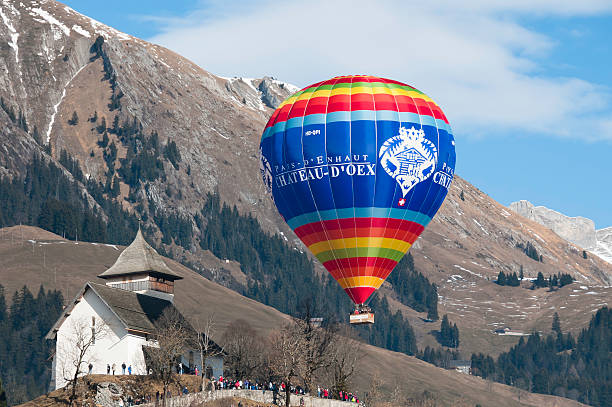 hot air balloon festival du château-d'œx - chateau doex photos et images de collection