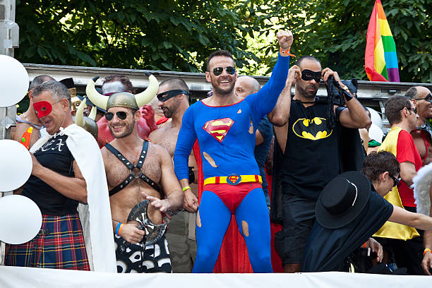 superheroes flotador celebración del orgullo gay de madrid, españa - superman superhéroe fotografías e imágenes de stock