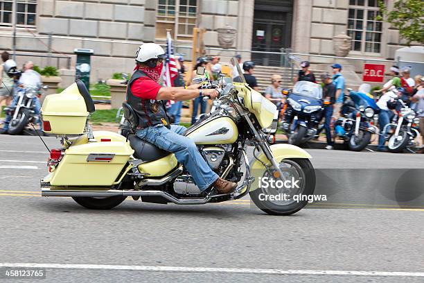 Foto de Motocicletas Em Washington Dc Para As Thunder e mais fotos de stock de Bandana - Acessório - Bandana - Acessório, Cobrindo, Harley Davidson
