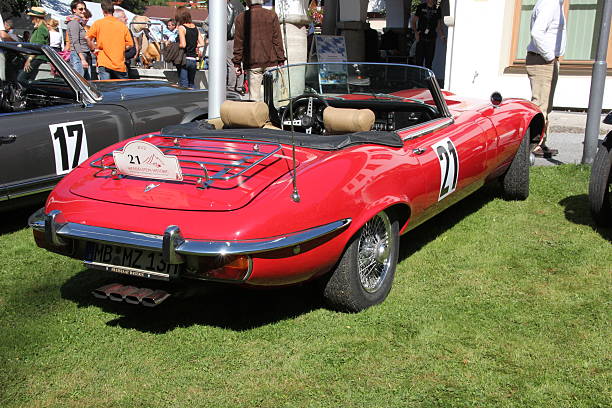 jaguar type e voiture de sport - jaguar car vintage car collectors car personal land vehicle photos et images de collection