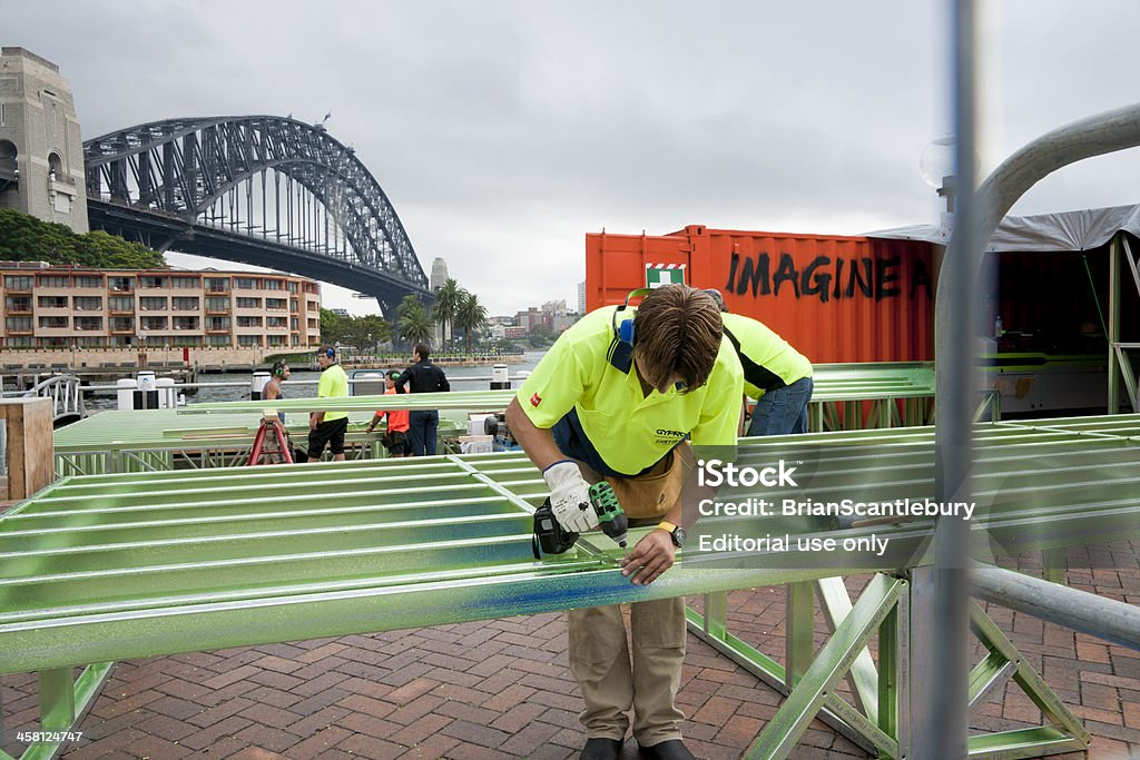 Tworzenia wyrażeń na nabrzeżu, w Sydney Harbour Bridge. - Zbiór zdjęć royalty-free (Robotnik budowlany)