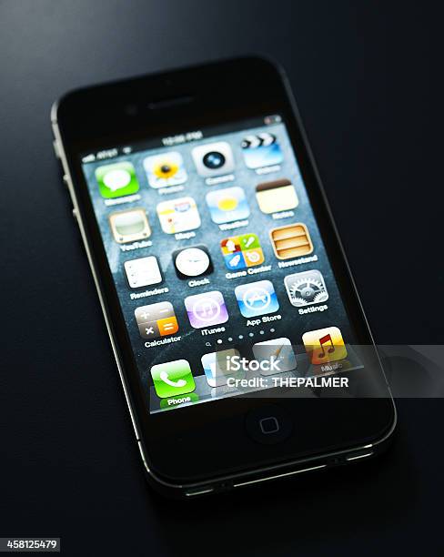 Iphone 4s Da Apple - Fotografias de stock e mais imagens de Aplicação móvel - Aplicação móvel, Apple Computers, Comunicação