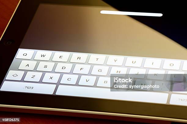 클로즈업 디지털 태블릿 숫자키패드 0명에 대한 스톡 사진 및 기타 이미지 - 0명, iPad, 가상현실
