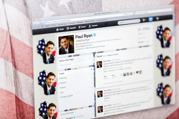 paul ryan página de twitter de ventilador - presidential election 2012 election photography fotografías e imágenes de stock