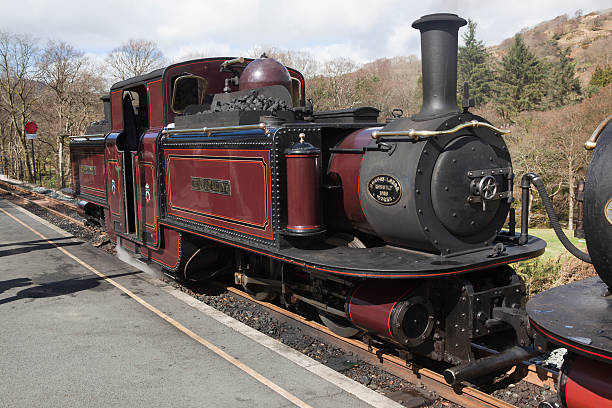 fairlie locomotive à vapeur du chemin de fer de ffestiniog & welsh highland - ffestiniog railway photos et images de collection