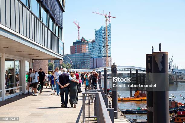 Fuß In Hamburg Stockfoto und mehr Bilder von Gehen - Gehen, Hamburg, Anlegestelle