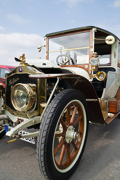 vintage voiture au festival de printemps de munich - 1908 photos et images de collection