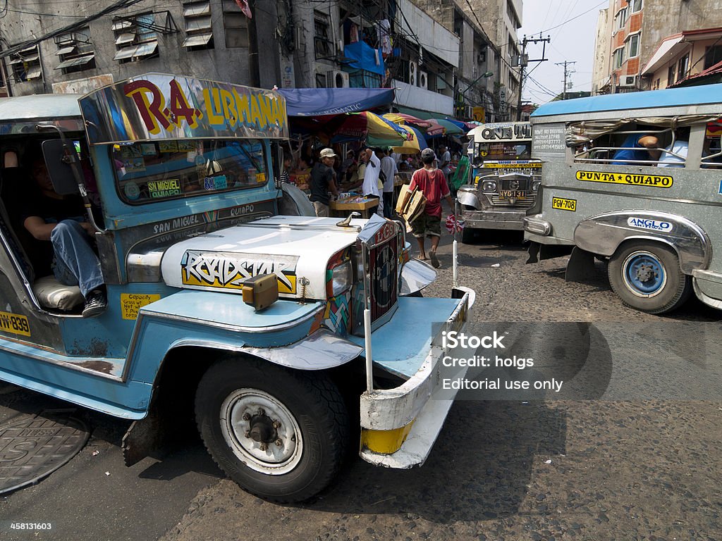 マニラのセントラル Jeepney の - カラー画像のロイヤリティフリーストックフォト