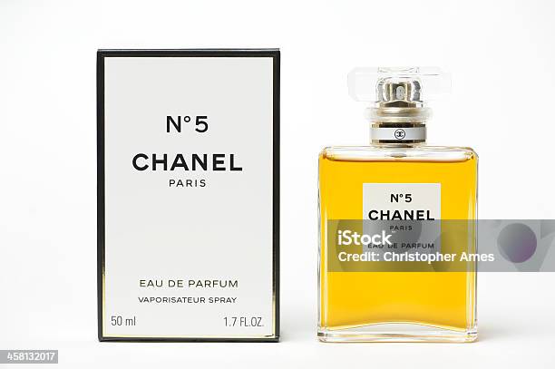 Chanel 5 Perfume Foto de stock y más banco de imágenes de Perfume