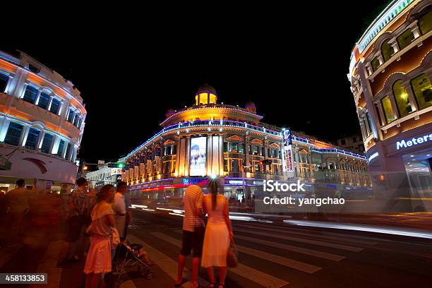 Zhongshan Road Vista Nocturna De Xiamen China Foto de stock y más banco de imágenes de Anuncio - Anuncio, Arquitectura, Arquitectura exterior