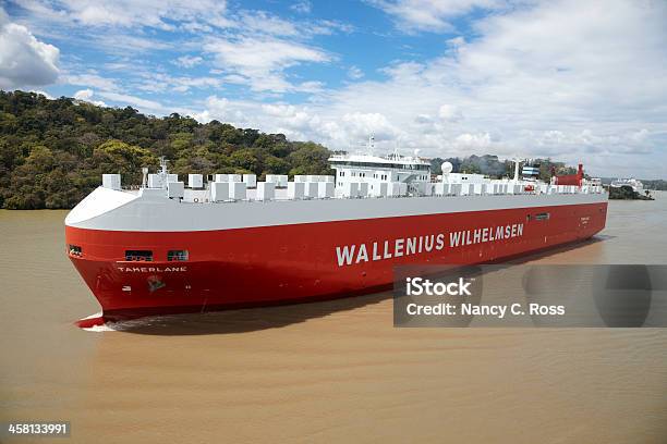 Comercial Navio Vai Uma Vez No Canal Do Panamá - Fotografias de stock e mais imagens de América Central - América Central, Ao Ar Livre, Branco