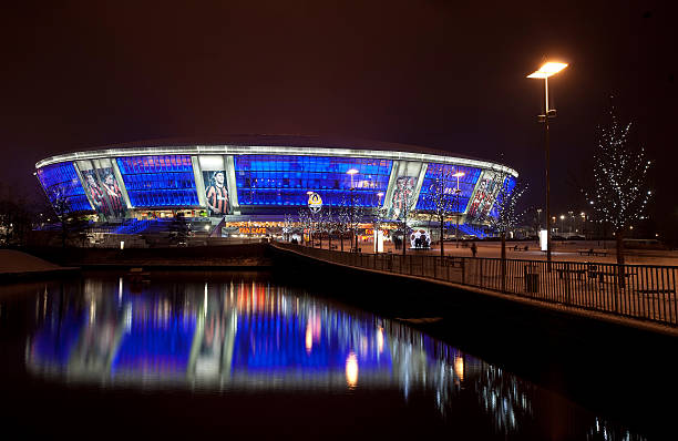 サッカースタジアム donbass アリーナ - shakhtar ストックフォトと画像