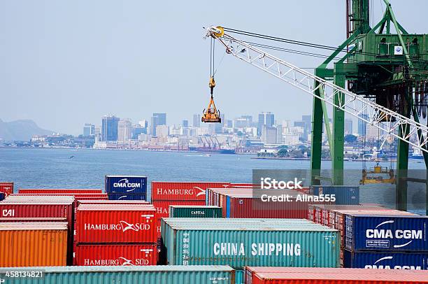 Cargo Container Sono Seduto Sulla Docks A Rio De Janeiro Brasile - Fotografie stock e altre immagini di Affari