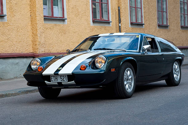 lotus europa s2 entre 1971 - lotus automobiles imagens e fotografias de stock