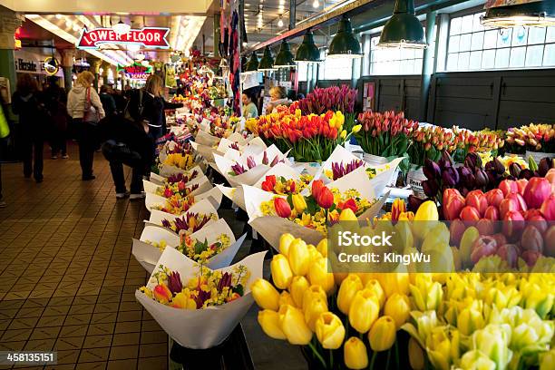 Città Di Seattle Del Mercato Di Pike Place Agricoltori - Fotografie stock e altre immagini di Pike Place Market