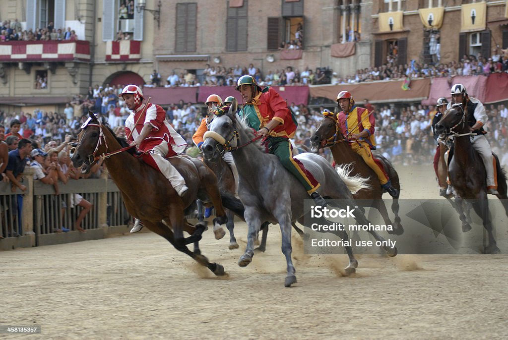 Ресторан Palio Сиены - Стоковые фото Палио роялти-фри