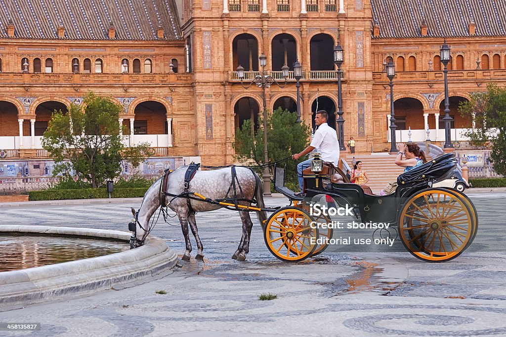 Carroça Puxada por Cavalo carrinho na Plaza de España em Sevilha, Espanha, - Royalty-free Andaluzia Foto de stock