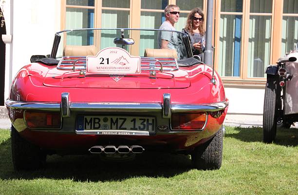 jaguar type e voiture de sport - jaguar car vintage car collectors car personal land vehicle photos et images de collection