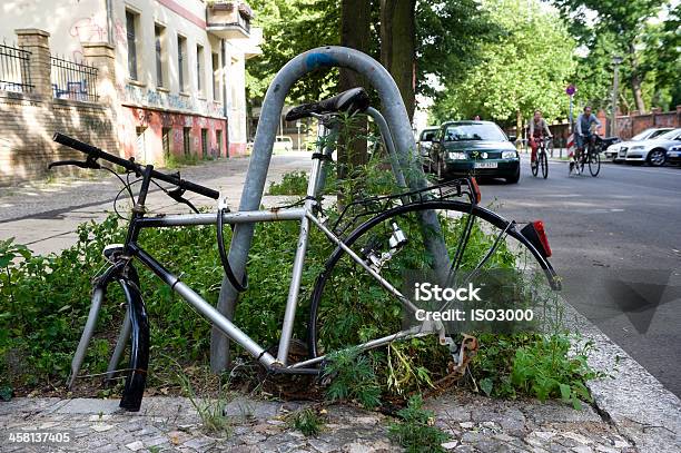 Straßen Von Berlin Stockfoto und mehr Bilder von Fahrrad - Fahrrad, Stehlen - Verbrechen, Aktivitäten und Sport