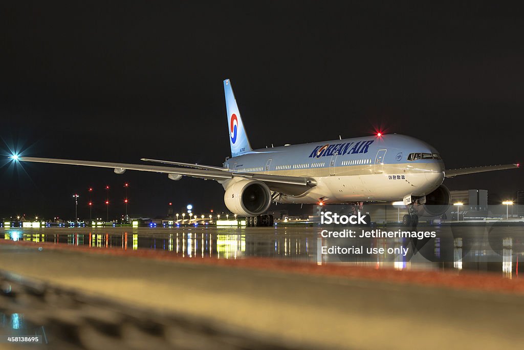 Boeing 777-200ER Korean Air - Foto stock royalty-free di Aeroplano