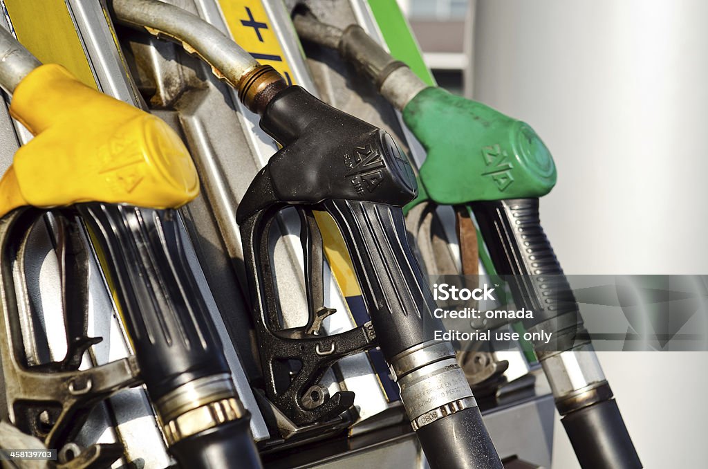 Vecchio ugello pompa carburante - Foto stock royalty-free di Affari