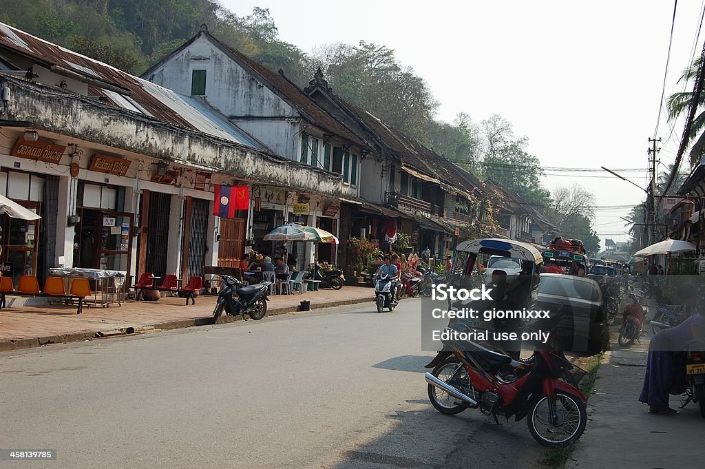 Луанг Prabang city street, Лаос - Стоковые фото Азиатского и индийского происхождения роялти-фри