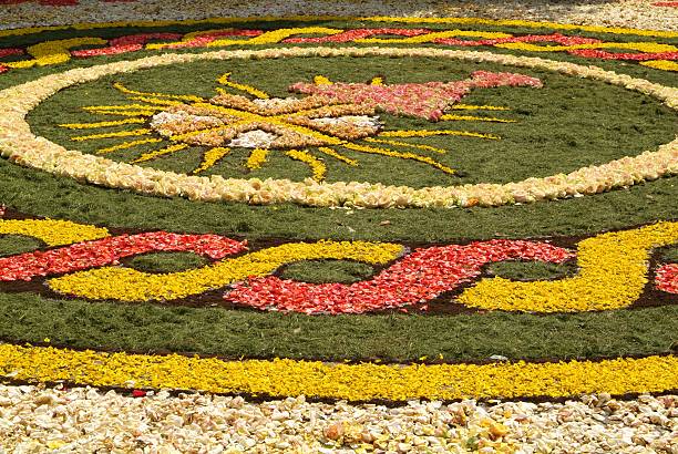 infiorata la journée de l'hôtel de corpus christi - corpus christi celebration photos et images de collection