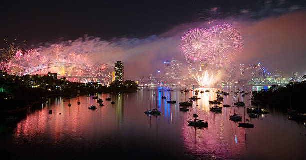 sydney ist eine hommage an silvester - new south wales flash stock-fotos und bilder