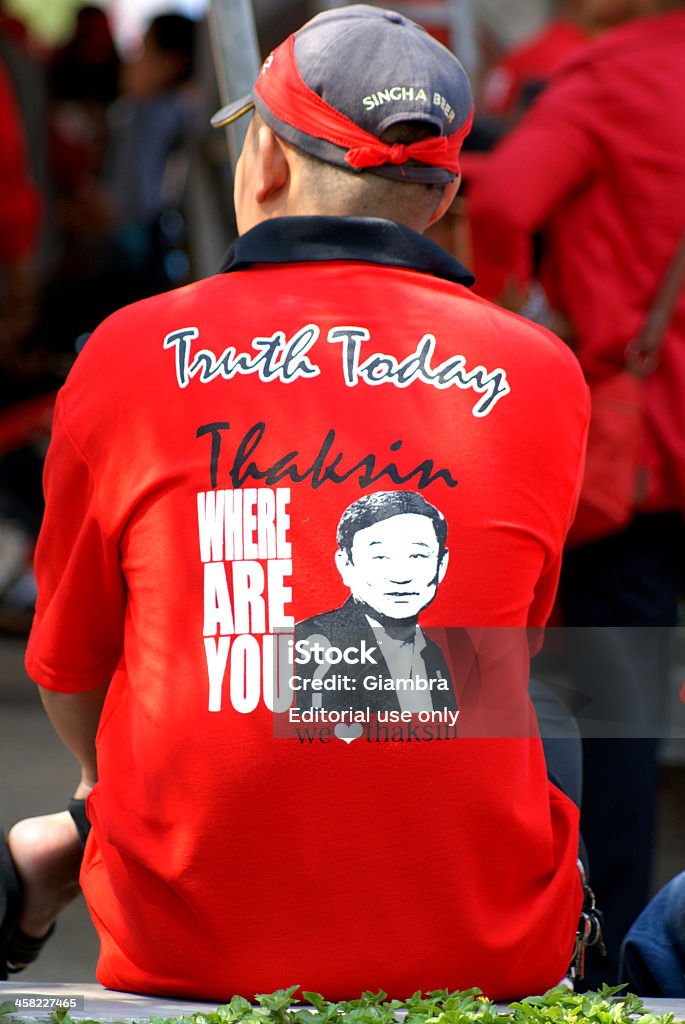 Camicia rosso - Foto stock royalty-free di Folla