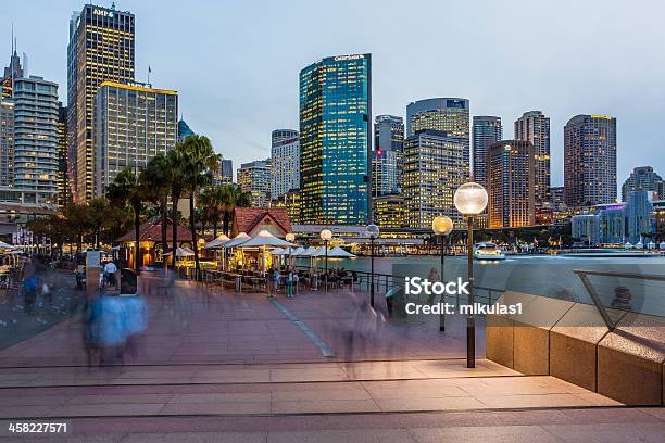 Sydney Circular Quay In Der Abenddämmerung Stockfoto und mehr Bilder von Hafen von Sydney - Hafen von Sydney, Restaurant, Abenddämmerung