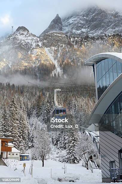 Tiroler Zugspitzbahn I Góra Zugspitze - zdjęcia stockowe i więcej obrazów Alpy - Alpy, Austria, Bez ludzi