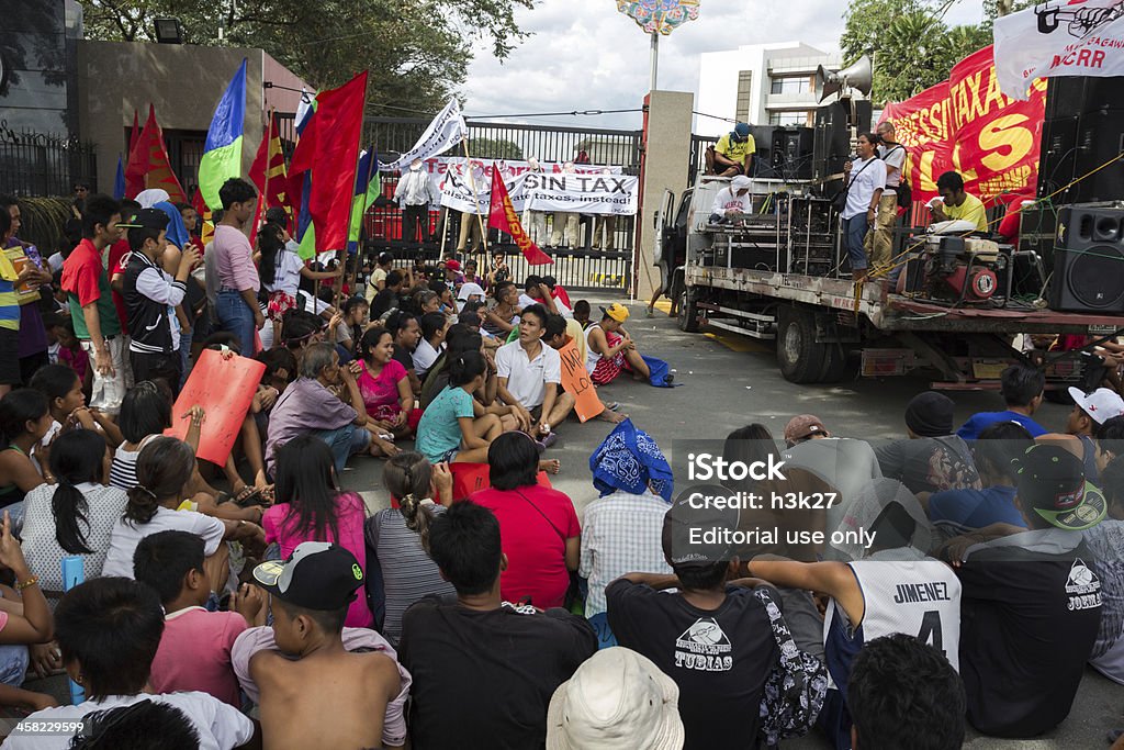 Rząd przeciwko demonstrantom. - Zbiór zdjęć royalty-free (Filipiny)
