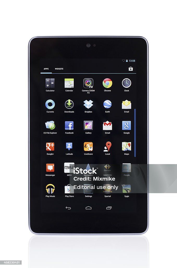 Nexus 7 de Google tablette numérique isolé sur blanc - Photo de ASUSTeK libre de droits