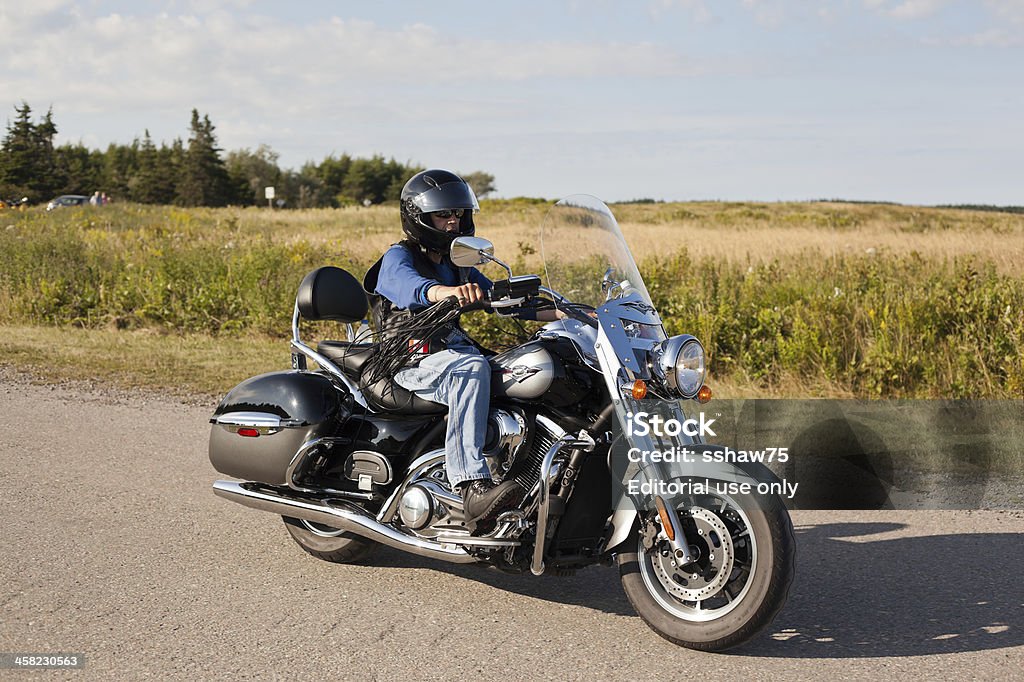 Man Riding Motorcycle - Foto de stock de Harley Davidson libre de derechos