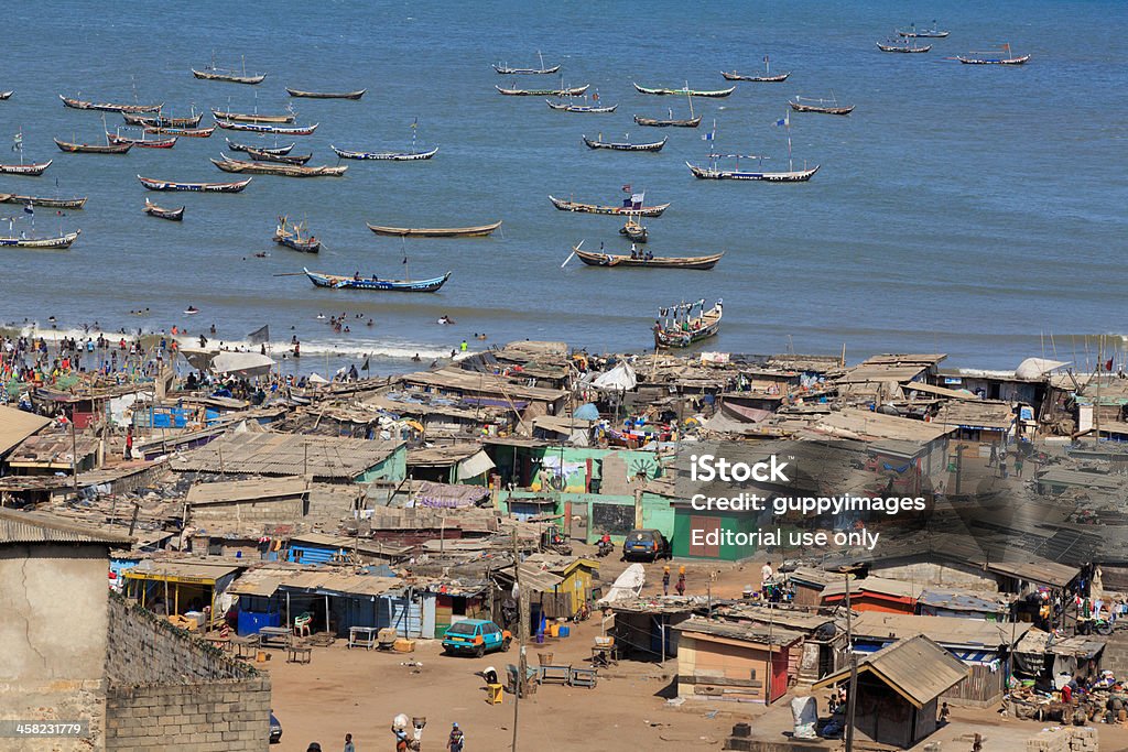 Jamestown shanty na plaży - Zbiór zdjęć royalty-free (Accra)