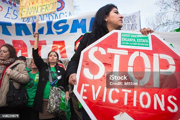 Espanhol Crisestop Evictions - Fotografias de stock e mais imagens de Despejo - Despejo, Sinal de Stop, Protesto