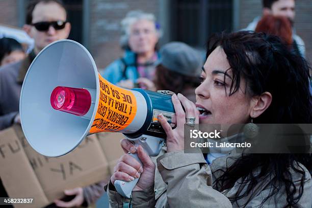 Altavoz Foto de stock y más banco de imágenes de Congreso de los Diputados - Congreso de los Diputados, Adulto, Adulto de mediana edad