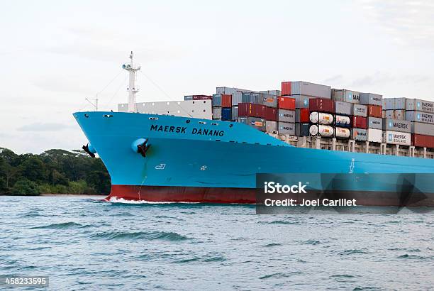 Maersk Navio Cargueiro Sair Do Canal Do Panamá - Fotografias de stock e mais imagens de Canal do Panamá - Canal do Panamá, Comercializar, Embarcação Industrial