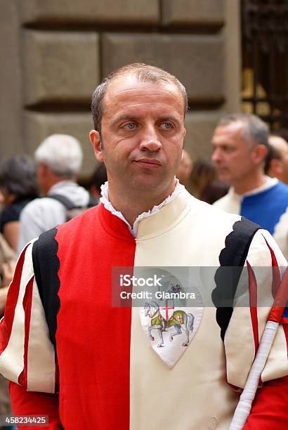 Calcio Storico Fiorentino - Fotografie stock e altre immagini di Abbigliamento - Abbigliamento, Antico - Condizione, Bandiera