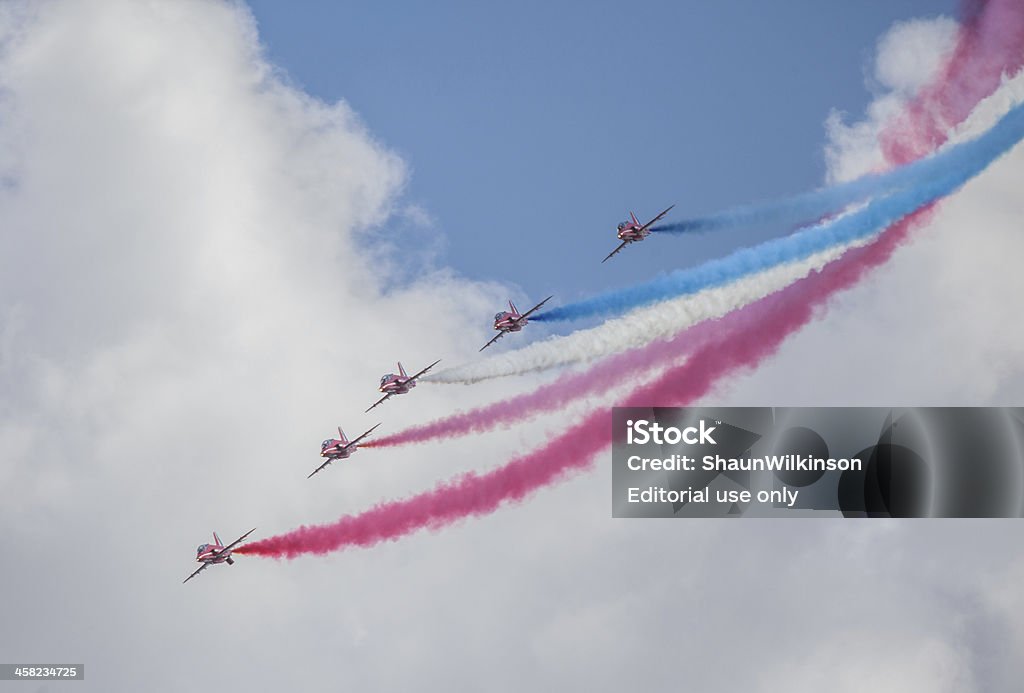 Red Arrows - Foto stock royalty-free di Acrobatica aerea