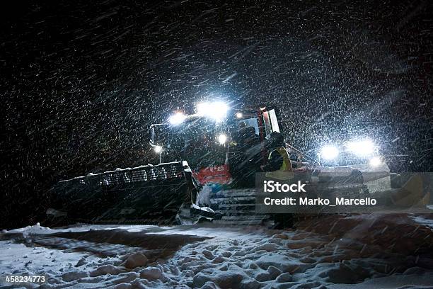 Rescue Mission Z Ratrack W Górach Kopaonik W Serbii - zdjęcia stockowe i więcej obrazów Burza