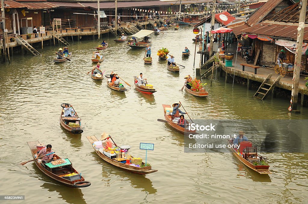 Amphawa mercato galleggiante, Tailandia - Foto stock royalty-free di Acqua