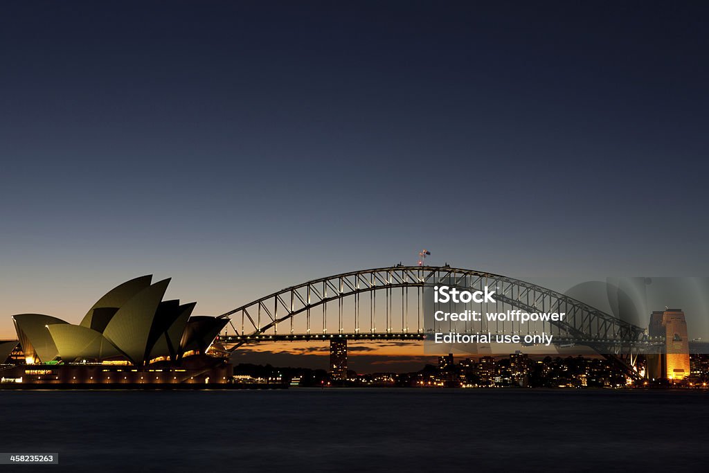 L'Opéra de Sydney et le pont Harbour Bridge au coucher du soleil - Photo de Architecture libre de droits