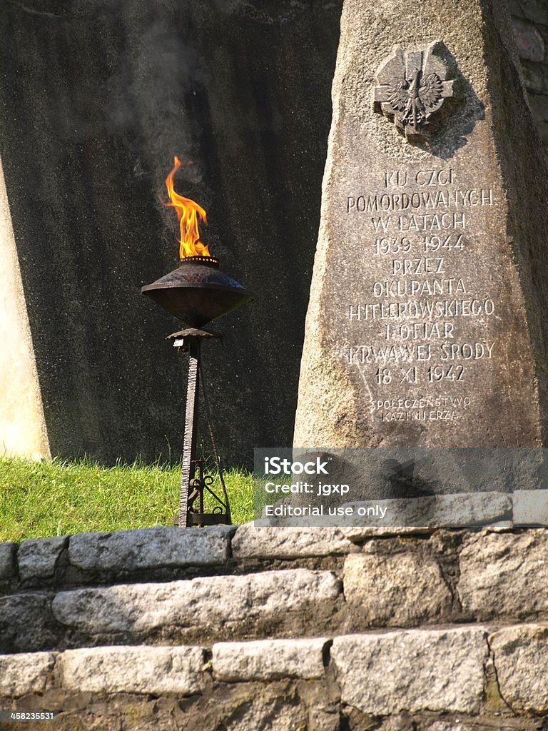 Ewige Flamme in der Nähe von monument - Lizenzfrei Begräbnisstätte Stock-Foto