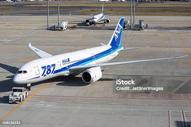 Photo libre de droit de Boeing 787 Dreamlinerall Nippon Airways banque d'images et plus d'images libres de droit de All Nippon Airways - All Nippon Airways, Avion, Aéroport